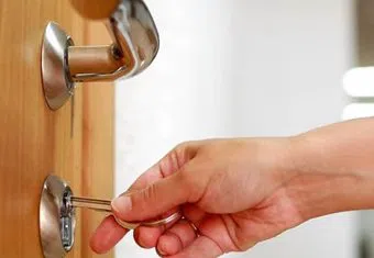 Lock Locksmith Tech Whittier, CA 310-975-3533 logo-image - 24-hour-emergency-locksmith