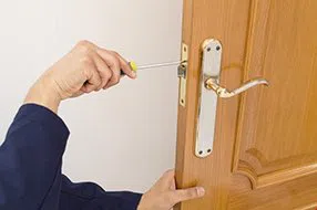 Lock Locksmith Tech Whittier, CA 310-975-3533 - lock-changing